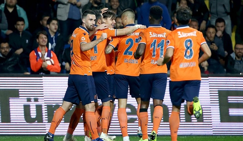التوتر الأوروبي التركي ينتقل الى الملاعب 