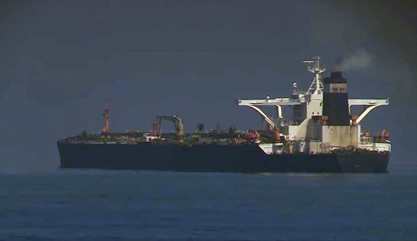 إنفجار بناقلة نفط بريطانية في ميناء جدة بالسعودية
