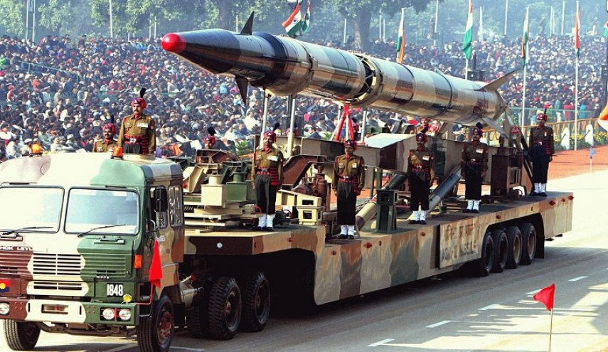 الهند تجري تجربة إطلاق لصاروخين قصيري المدى