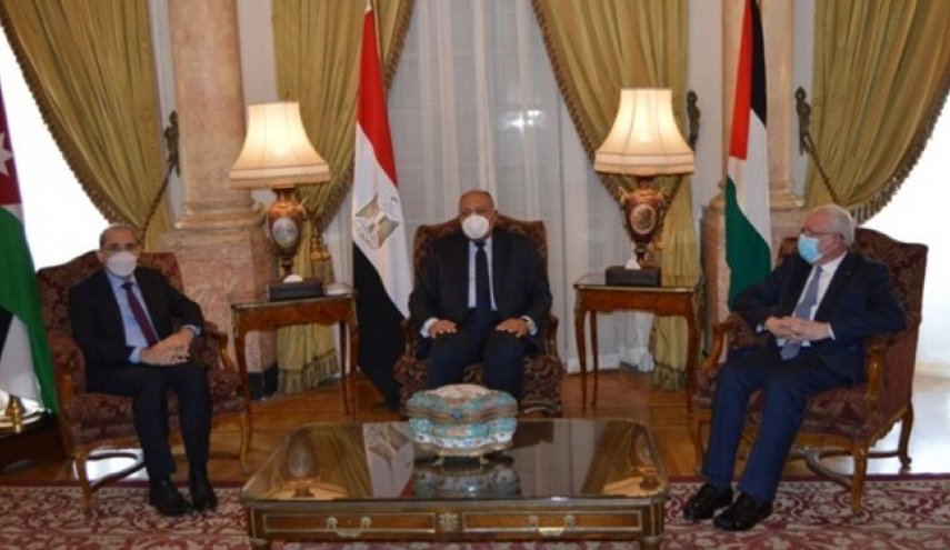 کنفرانس خبری وزرای خارجه مصر، اردن و فلسطین در قاهره