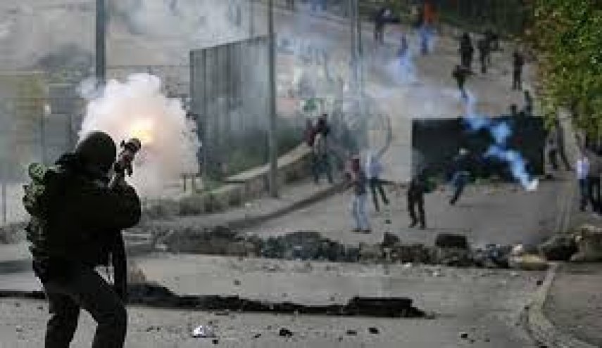 إصابة عشرات الفلسطينيين بالاختناق خلال مواجهات مع الاحتلال في كفر قدوم 
