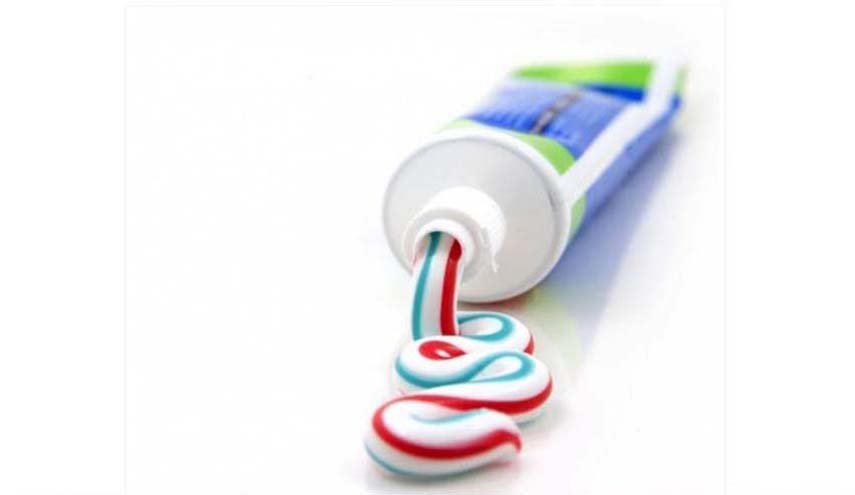 ليس فقط لتنظيف اسنانك.. اليك 10 استخدامات لمعجون الاسنان