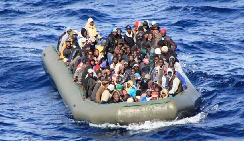 مصرع 20 مهاجرا على الأقل إثر غرق قارب قبالة السواحل التونسية