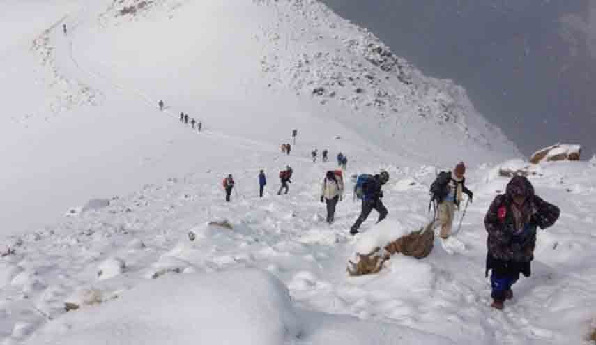 کولاک برف در توچال/ حدود ۱۰۰ کوهنورد گرفتار شدند