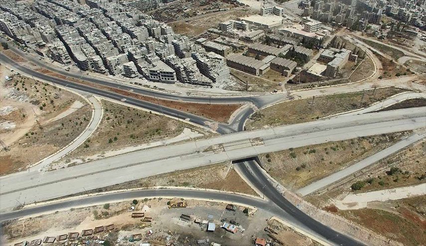 القوافل التجارية تعود اليوم الى طريق M4 'الحسكة الرقة حلب'