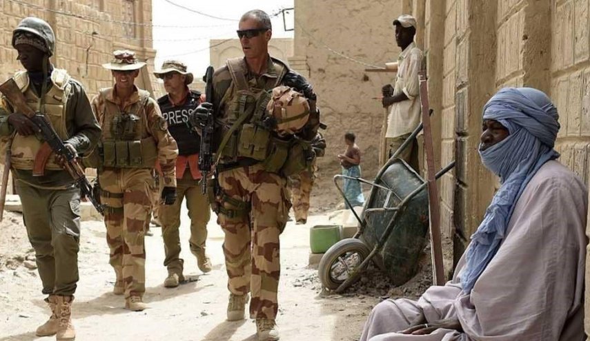 القاعدة تعلن مسؤوليتها عن مقتل جنود فرنسيين في مالي
