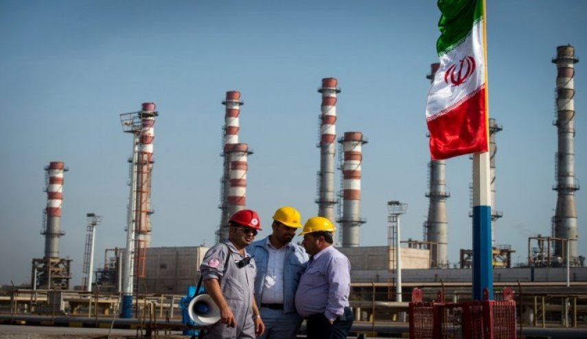 إحتياطات النفط الايراني بالخليج الفارسي تلامس 10 مليارات برميل