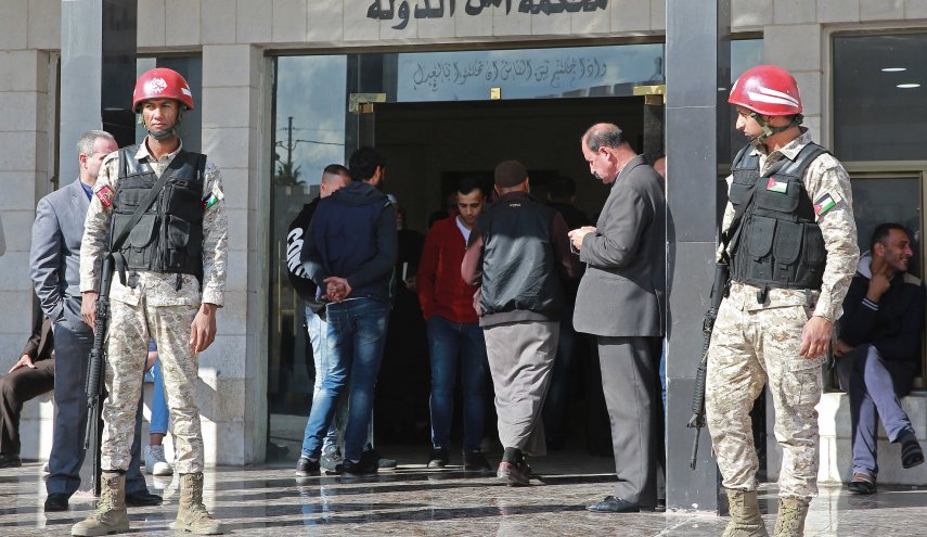 محكمة أردنية تقضي بإعدام منفذ عملية طعن 
