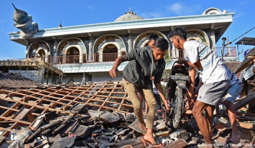 ​​​​​​​مقتل 42 شخصا وإصابة المئات بزلزال يضرب إندونيسيا