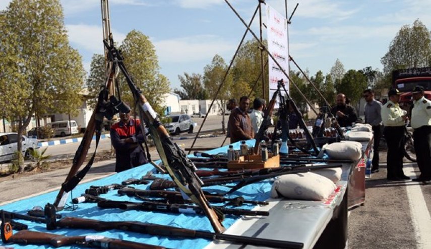 تفكيك شبكة لبيع الاسلحة وضبط 2000 قطعة سلاح صيد بحوزتهم في طهران