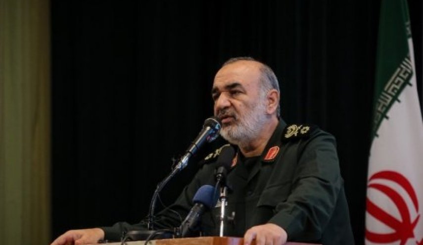 تاکید سرلشکر سلامی برای تقویت اقدامات سپاه و بسیج  برای غلبه بر شرایط کرونا در مازندران