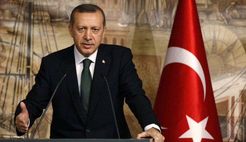 أردوغان يقيّم سياسة بلاده في سوريا مع كبار مساعديه
