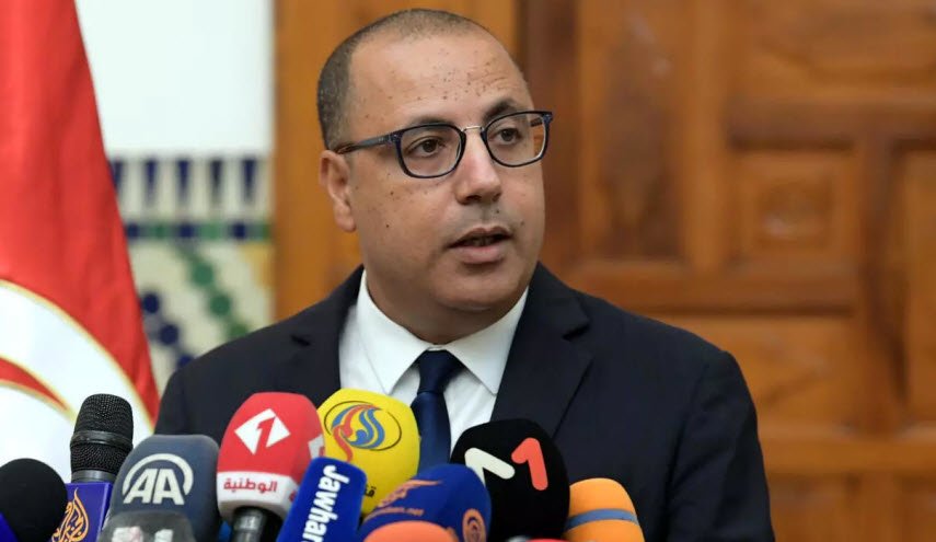 رئيس الحكومة التونسية یتمسک بوزرائه المقترحين في التعديل الحكومي
