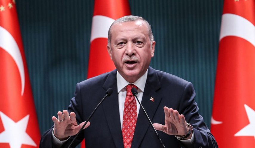 الرئيس التركي يصف المتظاهرين بجامعة 