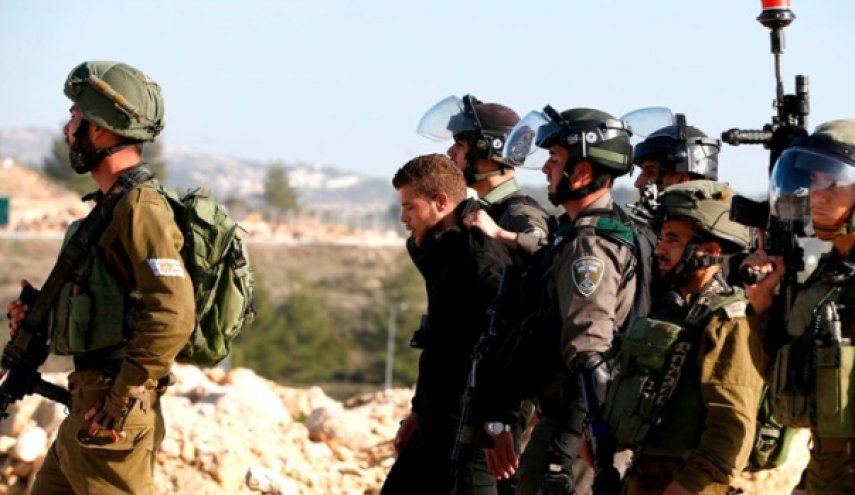 الاحتلال يواصل اعتقال والاعتداء على الفلسطينيين