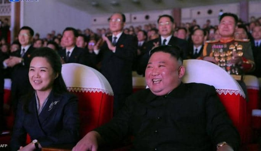 لأول مرة منذ عام.. زوجة زعيم كوريا الشمالية تفاجئ الجميع!