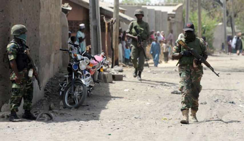 رئيس نيجيريا يأمر بإطلاق النار على المسلحين الذين يرفضون الاستسلام