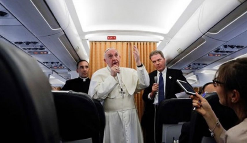 ماذا قال البابا فرنسيس عند مرور طائرته فوق فلسطين؟
