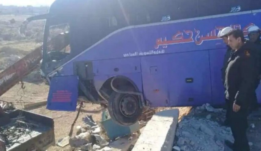 حادث مروع يتسبب بإصابة 15سوريا 