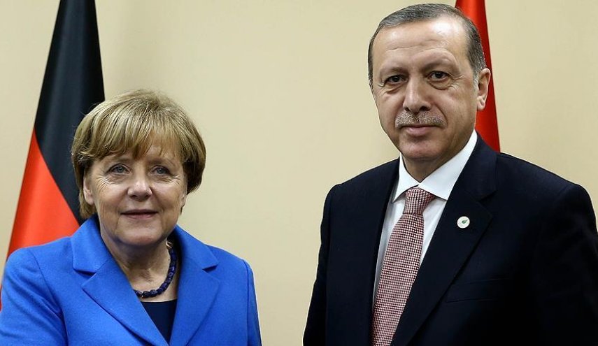 رایزنی اردوغان و مرکل در زمینه آخرین تحولات منطقه و بحران پناهجویان
