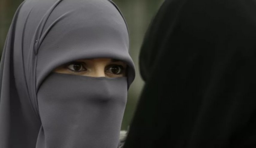 دولة آسيوية تعتزم حظر النقاب وإغلاق ألف مدرسة إسلامية