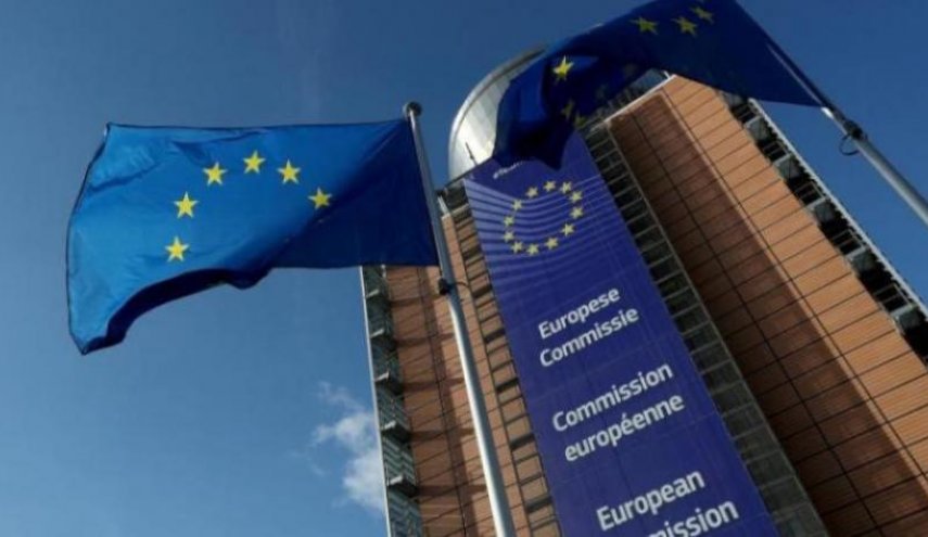 المفوضية الأوروبية تحث دول الإتحاد على عدم التسرع بشراء اللقاحات
