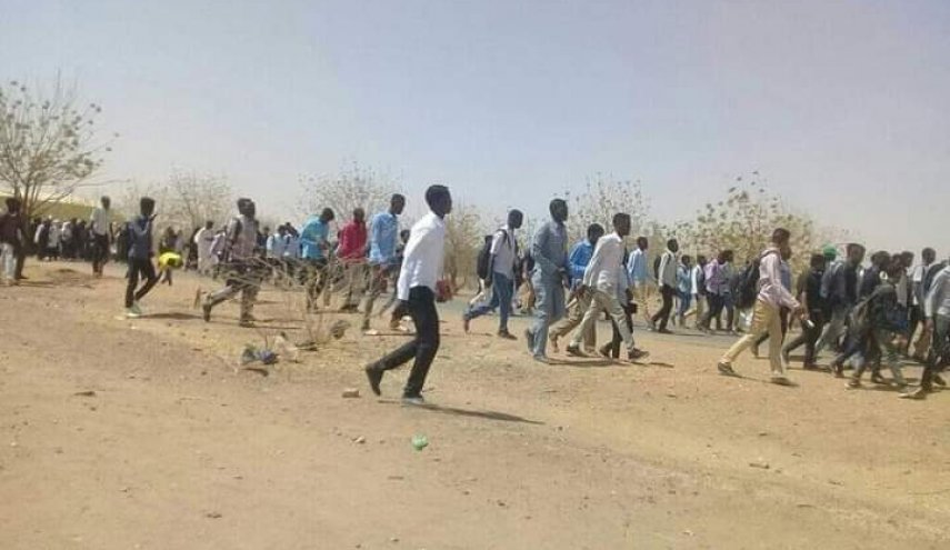 السودان.. مظاهرات اثر مقتل طالب في حرم جامعة أم درمان
