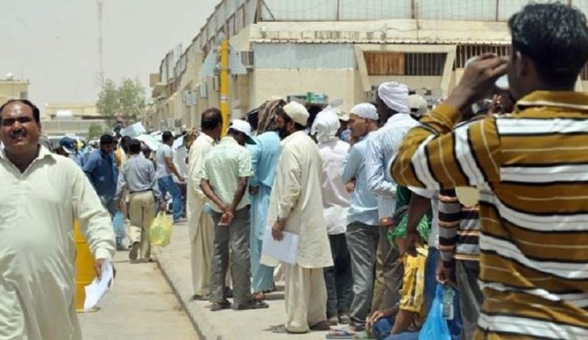 تقرير حقوقي يفضح إجراءات الإمارات التمييزية ضد العمالة الوافدة