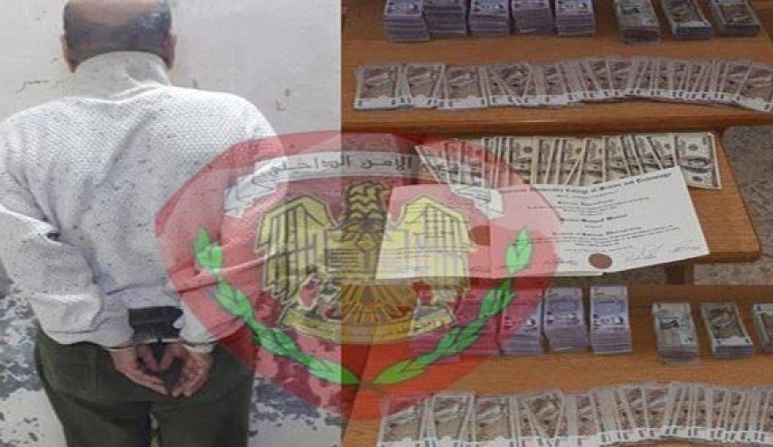 القبض على شخص في حماة يروج عملة سورية وأجنبية مزورة