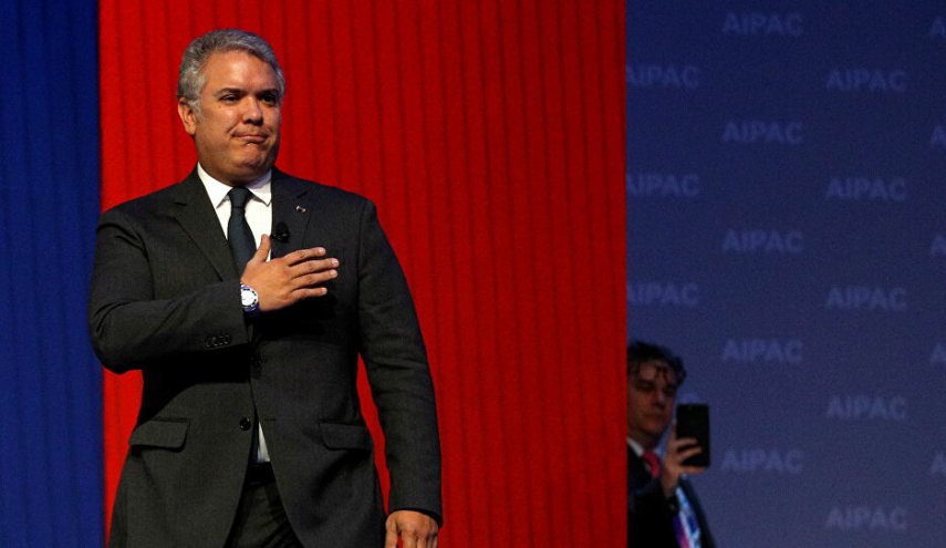 الرئيس الكولومبي يعلن استعداده لتلقي لقاح 