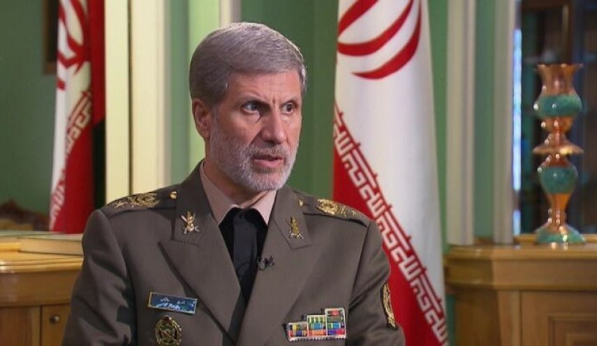 وزير الدفاع الايراني يعلق على موقف بريطانيا من تسوية الديون لبلاده