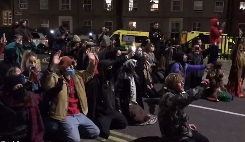 درگیری پلیس با معترضان در بریستول انگلیس+تصاویر