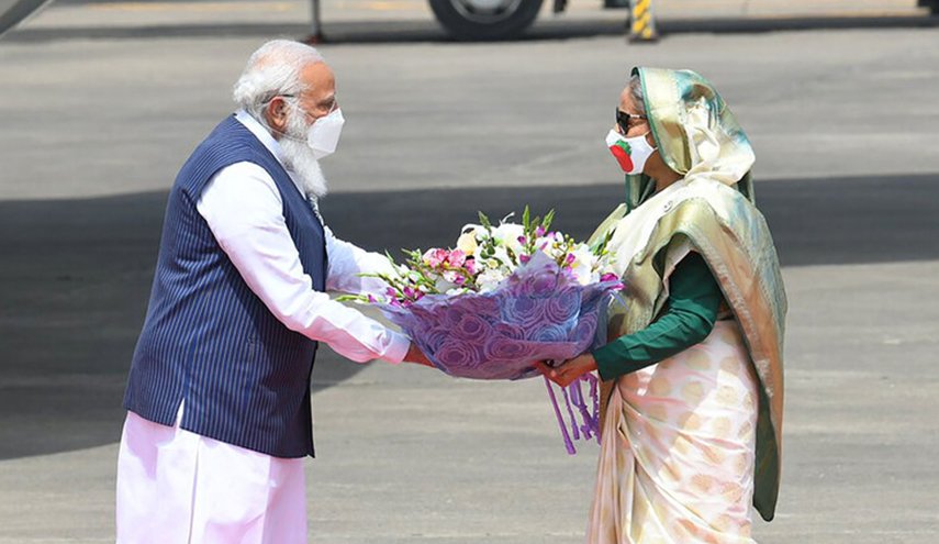 رئيس وزراء الهند يصل بنغلادش للمشاركة باحتفالاتها