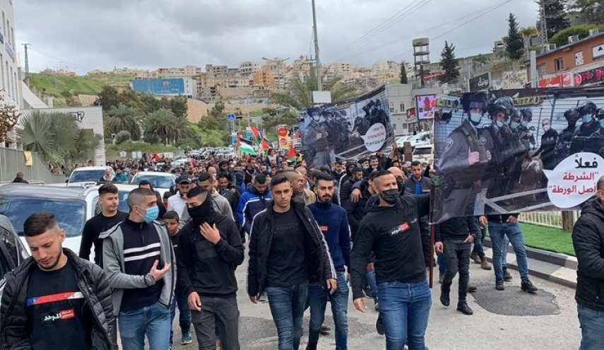 فلسطينيو 48 يواصلون مظاهراتهم ضد تواطؤ الاحتلال مع الجريمة