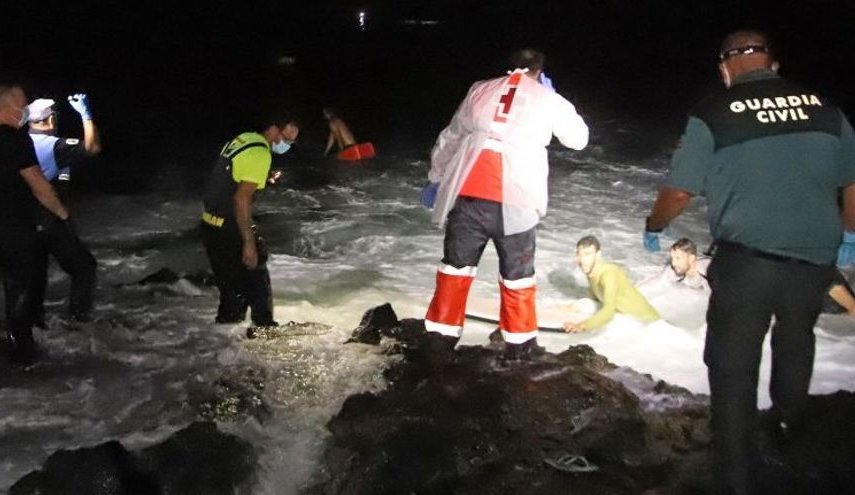 انتشال جثث مهاجرين وفقدان 9 أشخاص في إسبانيا
