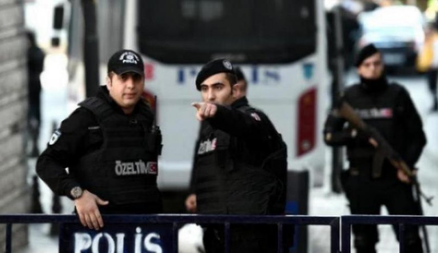 تركيا تعتقل 8 أشخاص بشبهة الانتماء لـ