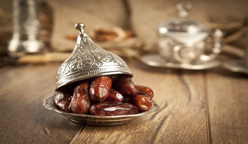 كيف يفيد تناول التمر صحتك في شهر رمضان؟