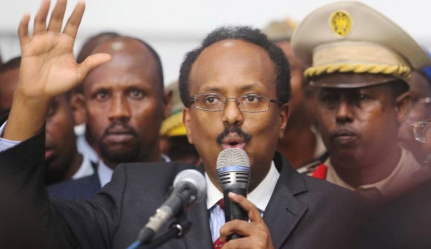 عزل رئيس شرطة العاصمة الصومالية بعد دقائق من منعه جلسة برلمانية
