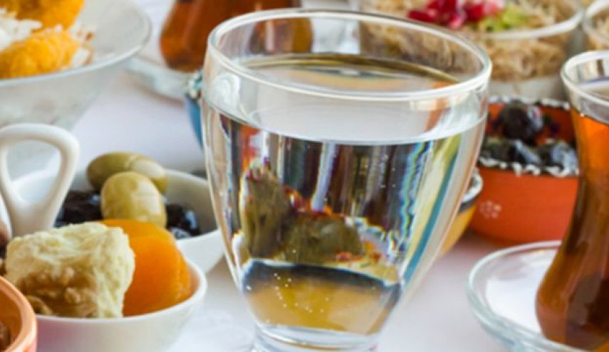 نصائح لتناول الطعام وتنظيم شرب المياه في رمضان
