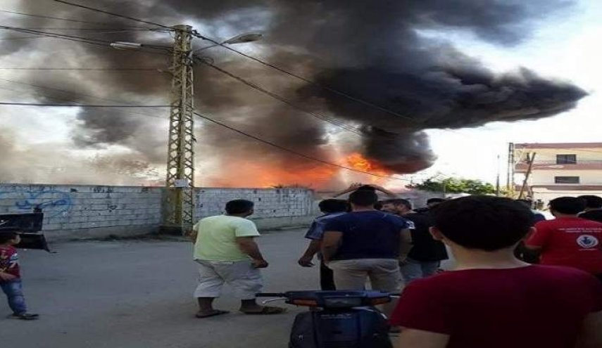 حريق في مخيم للنازحين السوريين في بحنين - المنية
