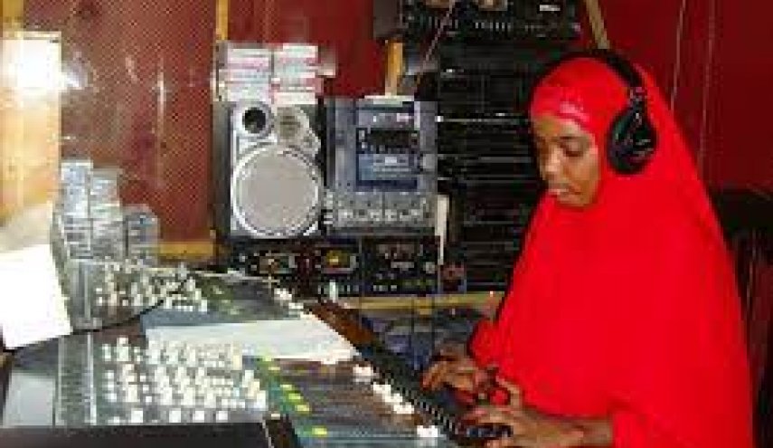 وقف بث إذاعة صومالية ونقل 5 من موظفيها لمكان مجهول!
