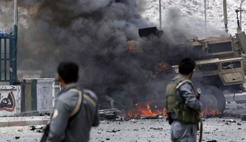 مقتل 4 أشخاص في تفجير حافلة تقل أساتذة جامعيين وسط كابول