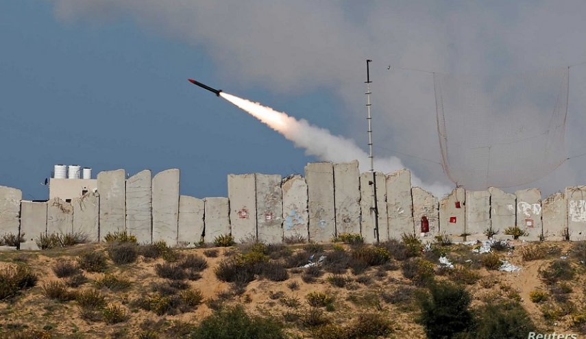 ضابط إسرائيلي يعترف: حماس زادت من قوة صواريخها ودقتها