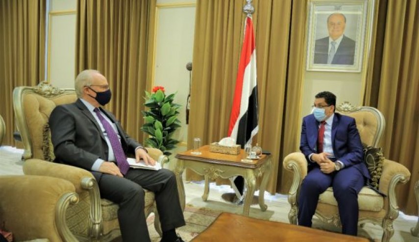 وزير خارجية المستقيل هادي يلتقي المبعوثين الأمريكي والأممي