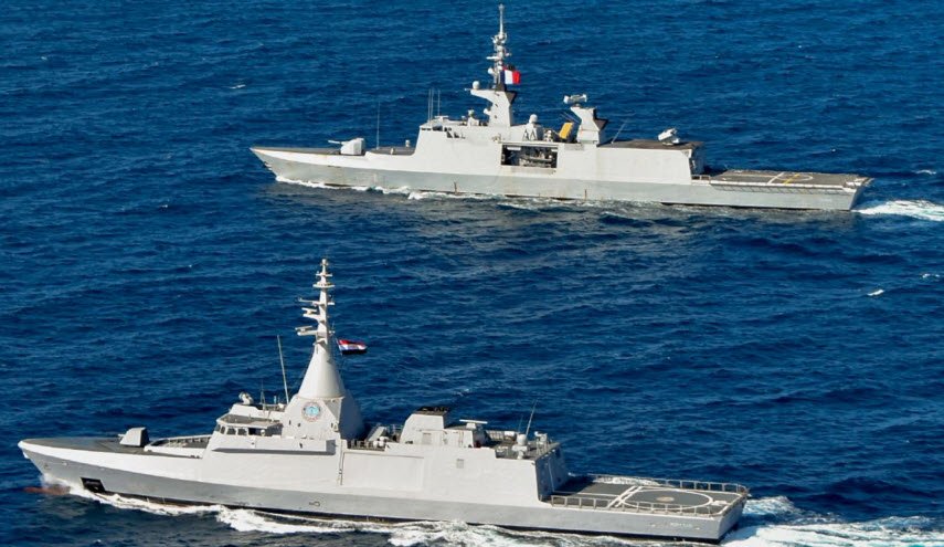 القوات البحرية المصرية والفرنسية تنفذان تدريبا بحريا عابرا مشتركا