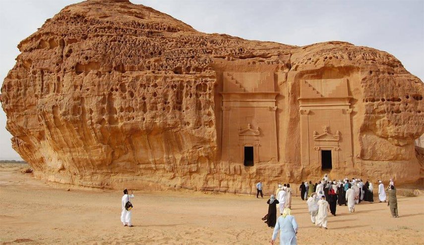 تسجيل انخفاض غير مسبوق في حجم الانفاق على السياحة الوافدة للسعودية