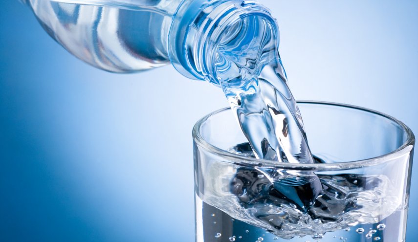 أيهما مفيد صحيا أكثر شرب الماء الدافئ أم الساخن؟
