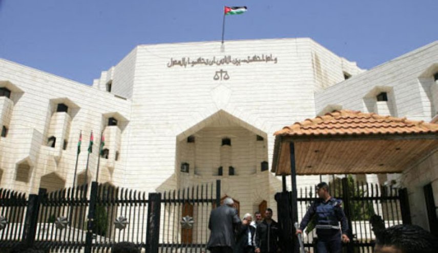 الأردن:محاكمة وزيرين سابقين وآخرين في قضية فساد 