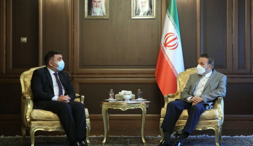 واعظي : ايران ماضية في توسيع العلاقات مع اذربيجان