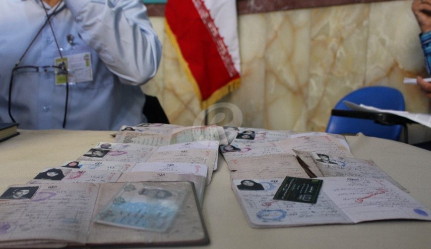 فتح صناديق الاقتراع المخصصة للانتخابات الرئاسية الايرانية في لبنان